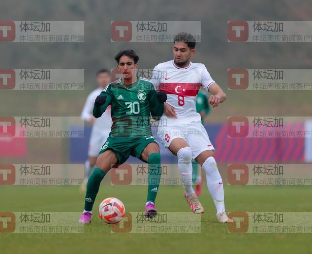 沙特05年龄段队伍今年2月前往克罗地亚参加一项四国赛、对阵土耳其国青队。.jpg