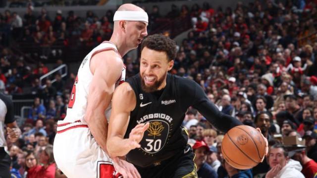 1673836568456047970.jpg Alex-Caruso-Steph-Curry-GETTY-1246261290.jpg